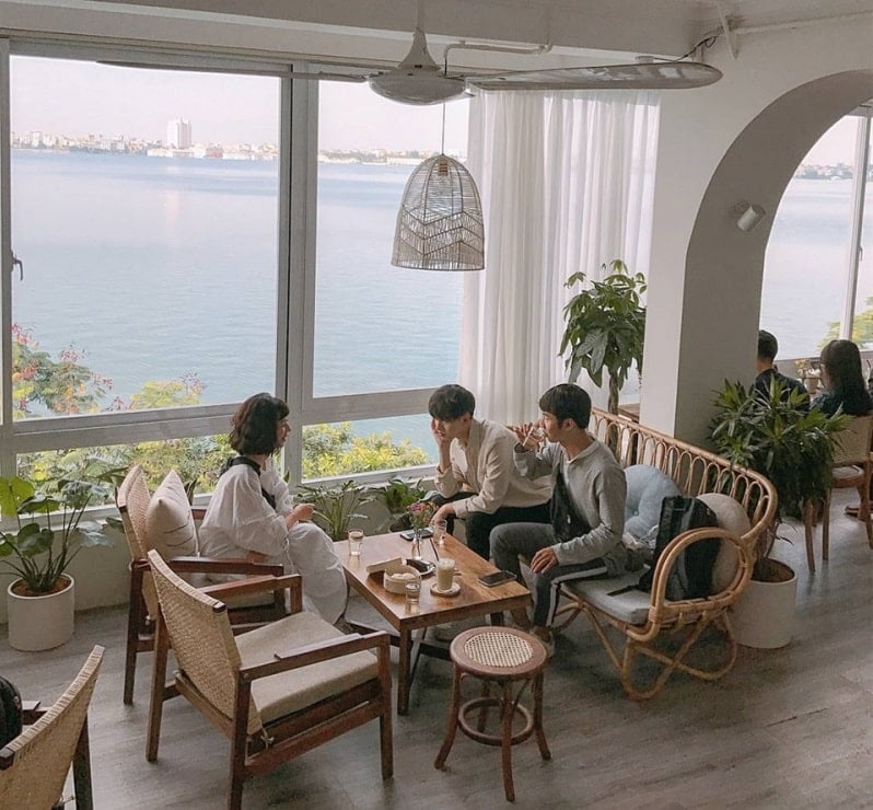 Zun Kun’s Coffee - quán cafe view đẹp ở Hồ Tây